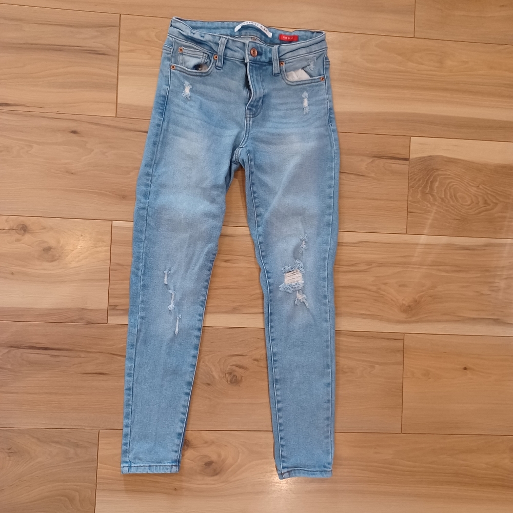 LIKE NEW Celebrity Pink Skinny Jeans